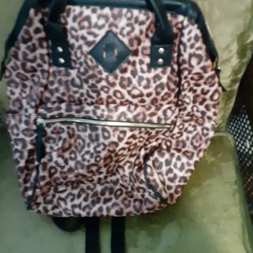 Standard size, leopard print backpack